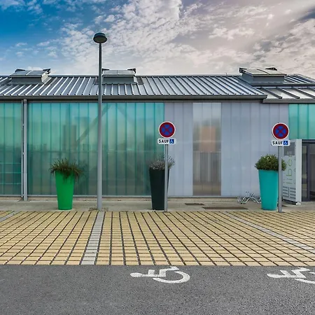 Libera Colombelles מלון 3*